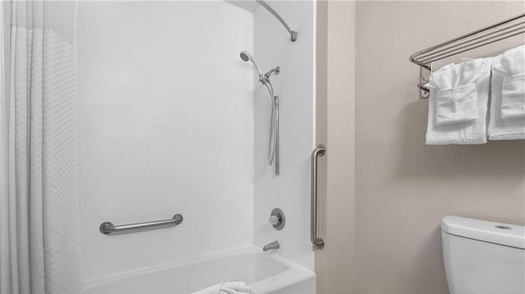 Days Inn by Wyndham Rawlins Room