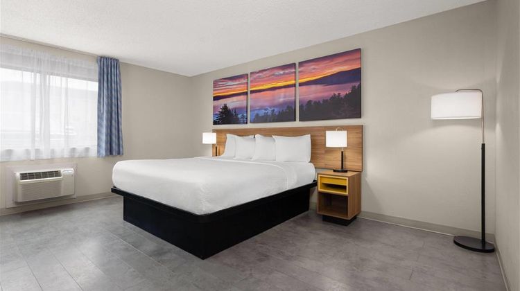 Days Inn by Wyndham Rawlins Room