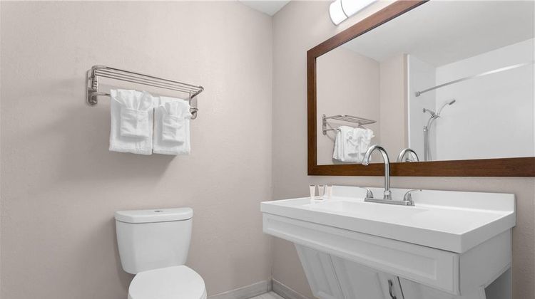 Days Inn by Wyndham Rawlins Room