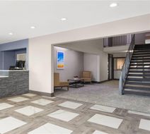 Days Inn by Wyndham Rawlins Lobby