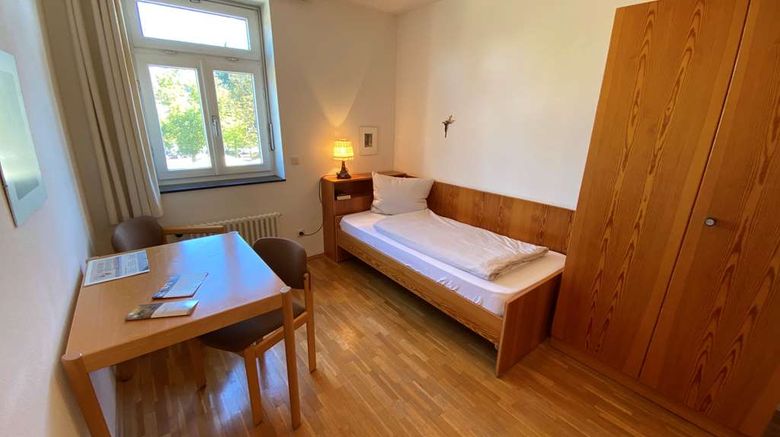 <b>Kloster Steinfeld Room</b>. Images powered by <a href="https://iceportal.shijigroup.com/" title="IcePortal" target="_blank">IcePortal</a>.