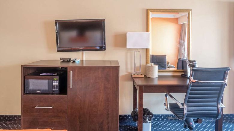 <b>Knights Inn North Bay Room</b>. Images powered by <a href="https://iceportal.shijigroup.com/" title="IcePortal" target="_blank">IcePortal</a>.