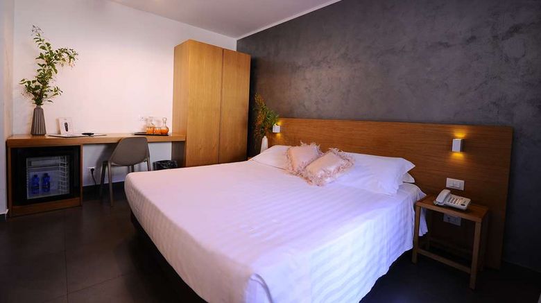 <b>Casena dei Colli, Sure Hotel Coll by BW Room</b>. Images powered by <a href="https://iceportal.shijigroup.com/" title="IcePortal" target="_blank">IcePortal</a>.