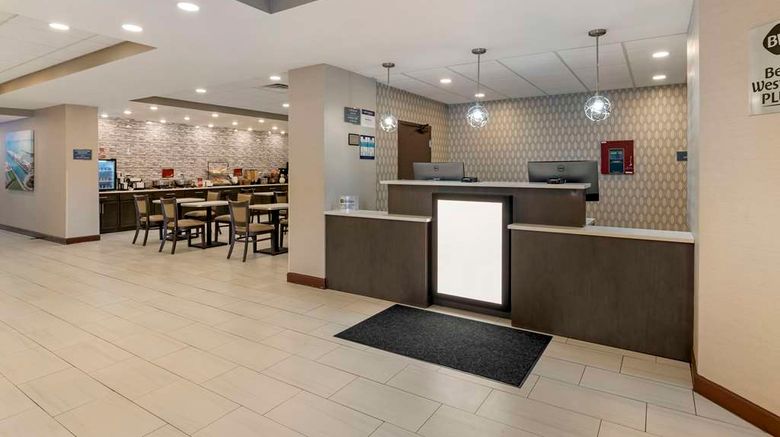 <b>Best Western Plus Chicago Southland Lobby</b>. Images powered by <a href="https://iceportal.shijigroup.com/" title="IcePortal" target="_blank">IcePortal</a>.
