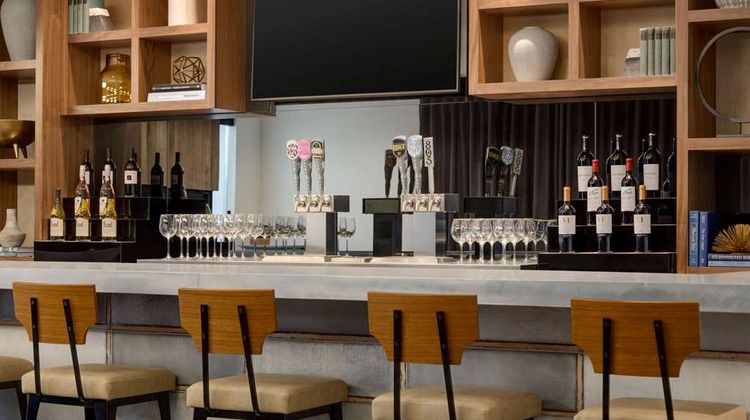 La Quinta Inn & Suites by Wyndham Restaurant