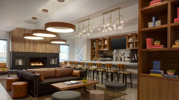 La Quinta Inn & Suites by Wyndham Restaurant