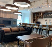 La Quinta Inn & Suites by Wyndham Lobby