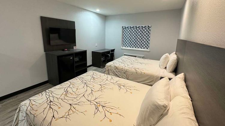 Americas Best Value Inn & Suites Room