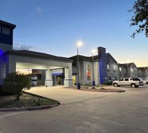 Americas Best Value Inn & Suites Exterior
