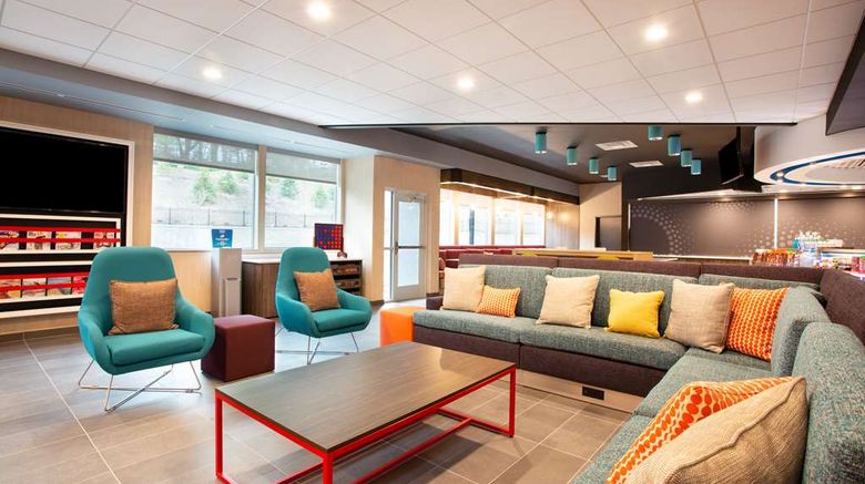 <b>Tru by Hilton Asheville East Lobby</b>. Images powered by <a href="https://iceportal.shijigroup.com/" title="IcePortal" target="_blank">IcePortal</a>.