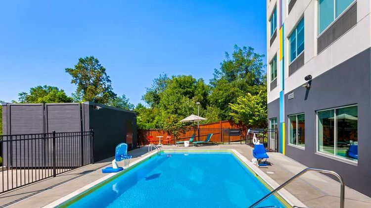 Tru by Hilton Asheville East Pool