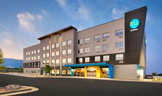 Tru by Hilton Clearfield Hill Air Force Exterior