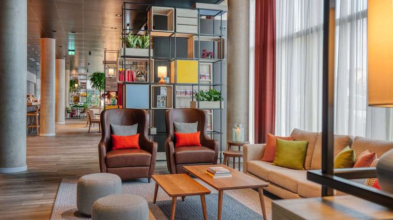 <b>IntercityHotel Saarbrucken Lobby</b>. Images powered by <a href="https://iceportal.shijigroup.com/" title="IcePortal" target="_blank">IcePortal</a>.
