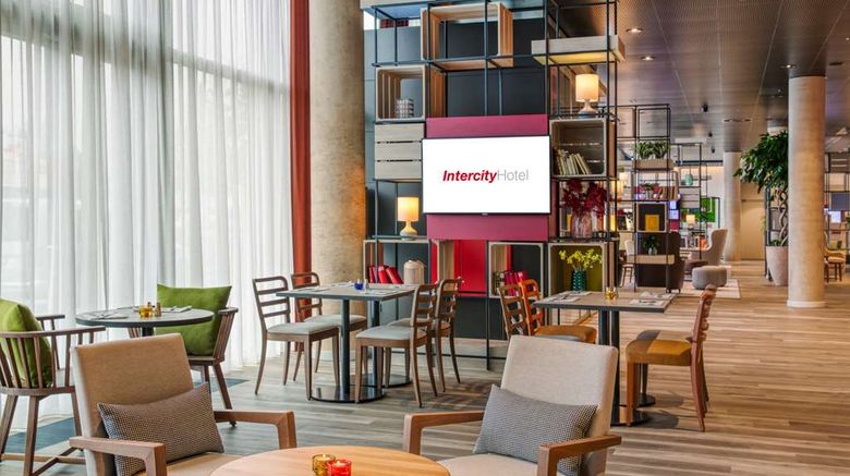 <b>IntercityHotel Saarbrucken Restaurant</b>. Images powered by <a href="https://iceportal.shijigroup.com/" title="IcePortal" target="_blank">IcePortal</a>.