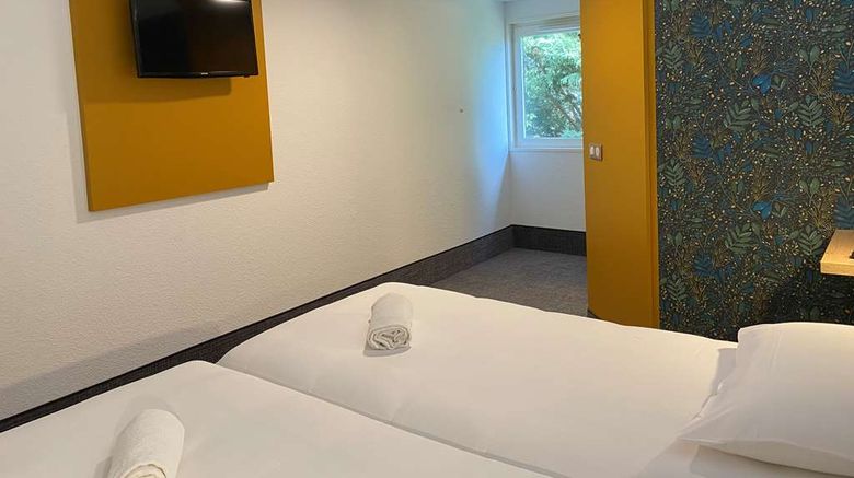 <b>B&B Hotel Chalon-sur-Saone Nord Room</b>. Images powered by <a href="https://iceportal.shijigroup.com/" title="IcePortal" target="_blank">IcePortal</a>.