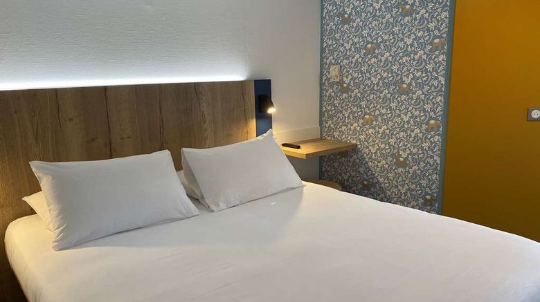 <b>B&B Hotel Chalon-sur-Saone Nord Room</b>. Images powered by <a href="https://iceportal.shijigroup.com/" title="IcePortal" target="_blank">IcePortal</a>.