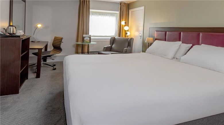 <b>Cambridge, BW Signature Collection Room</b>. Images powered by <a href="https://iceportal.shijigroup.com/" title="IcePortal" target="_blank">IcePortal</a>.