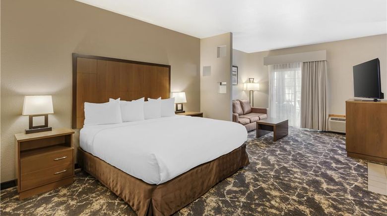 <b>Best Western Plus Riverfront Hotel & Sui Room</b>. Images powered by <a href="https://iceportal.shijigroup.com/" title="IcePortal" target="_blank">IcePortal</a>.