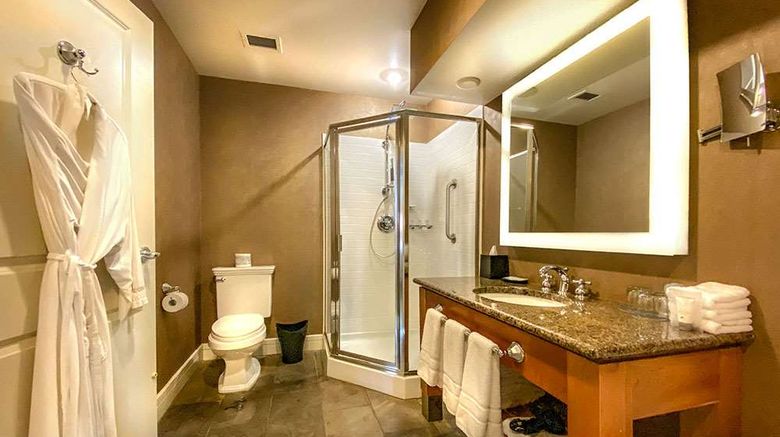 <b>Fairways Hotel on the Mountain Room</b>. Images powered by <a href="https://iceportal.shijigroup.com/" title="IcePortal" target="_blank">IcePortal</a>.