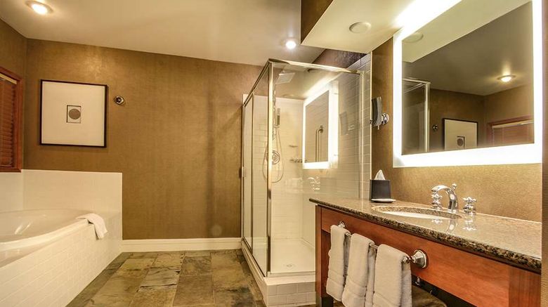<b>Fairways Hotel on the Mountain Room</b>. Images powered by <a href="https://iceportal.shijigroup.com/" title="IcePortal" target="_blank">IcePortal</a>.