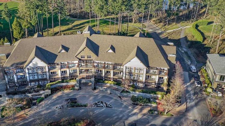 Fairways Hotel on the Mountain Exterior