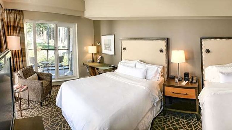 <b>Fairways Hotel on the Mountain Room</b>. Images powered by <a href="https://iceportal.shijigroup.com/" title="IcePortal" target="_blank">IcePortal</a>.