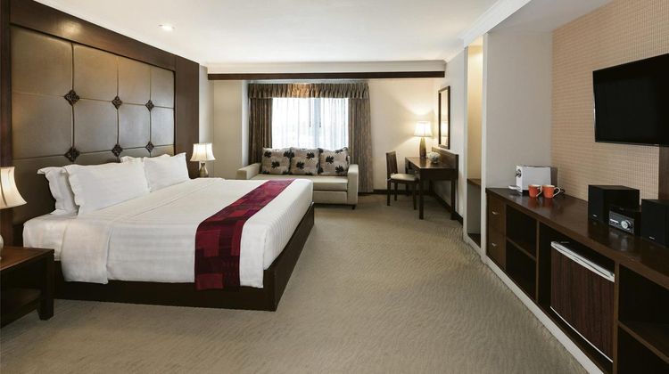 Moevenpick Suriwongse Hotel Chiang Mai Room