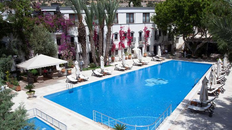 <b>DoubleTree by Hilton Bodrum Marina Vista Pool</b>. Images powered by <a href="https://iceportal.shijigroup.com/" title="IcePortal" target="_blank">IcePortal</a>.