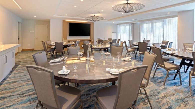 <b>Hilton Garden Inn Boston Brookline Meeting</b>. Images powered by <a href="https://iceportal.shijigroup.com/" title="IcePortal" target="_blank">IcePortal</a>.