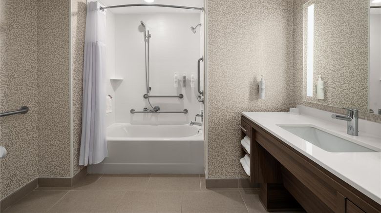 <b>Home2 Stes by Hilton Cincinnati Eastgate Room</b>. Images powered by <a href="https://iceportal.shijigroup.com/" title="IcePortal" target="_blank">IcePortal</a>.