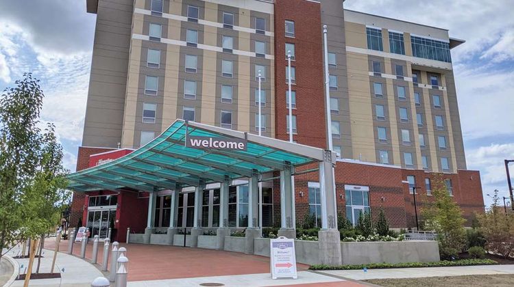 Hampton Inn & Suites Erie Bayfront Exterior