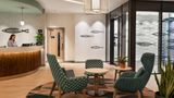 <b>Hampton by Hilton Torquay Lobby</b>. Images powered by <a href="https://iceportal.shijigroup.com/" title="IcePortal" target="_blank">IcePortal</a>.