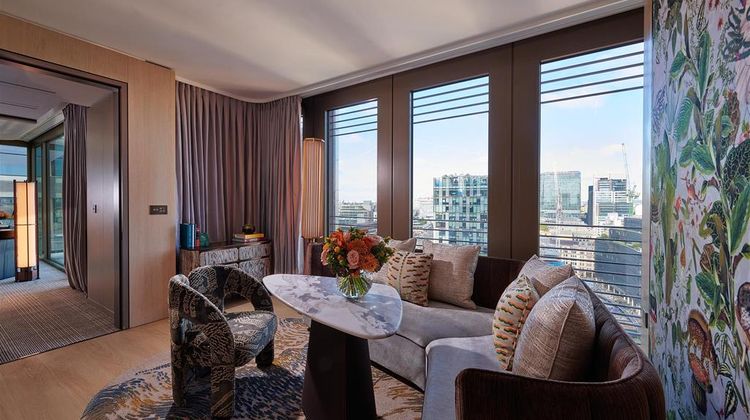 Pan Pacific London Suite