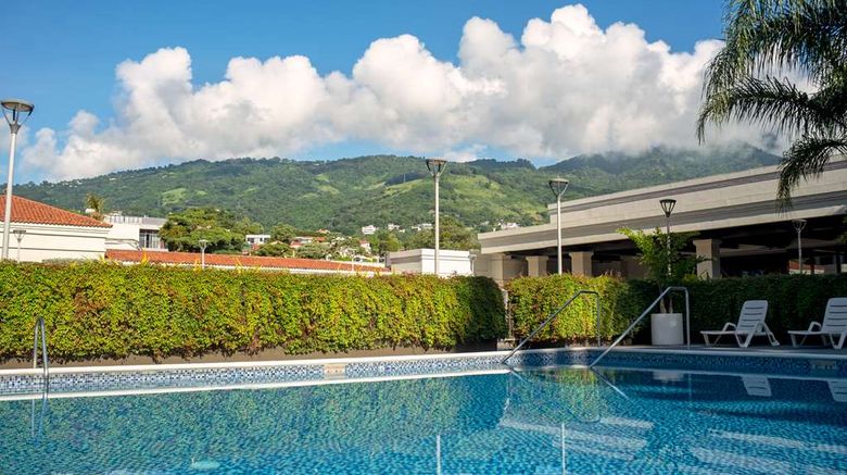 <b>Hilton San Salvador Pool</b>. Images powered by <a href="https://iceportal.shijigroup.com/" title="IcePortal" target="_blank">IcePortal</a>.