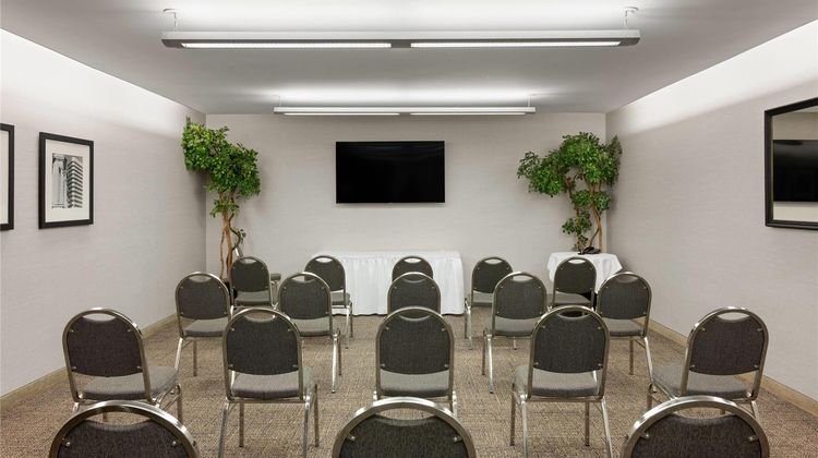 Lakeview Signature, Trademark Collection Meeting
