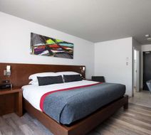 Hotel V Room