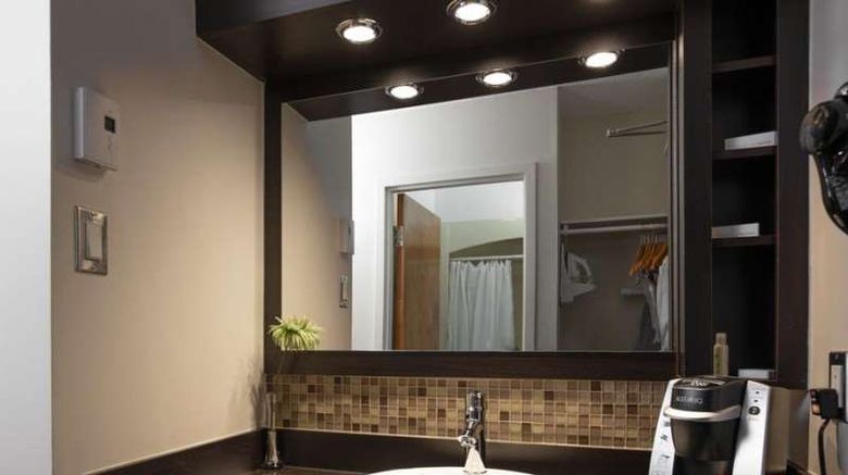 <b>Hotel V Room</b>. Images powered by <a href="https://iceportal.shijigroup.com/" title="IcePortal" target="_blank">IcePortal</a>.