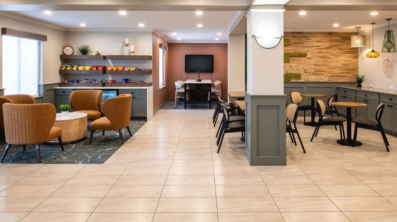 <b>Best Western Kennewick Tri-Cities Center Lobby</b>. Images powered by <a href="https://iceportal.shijigroup.com/" title="IcePortal" target="_blank">IcePortal</a>.