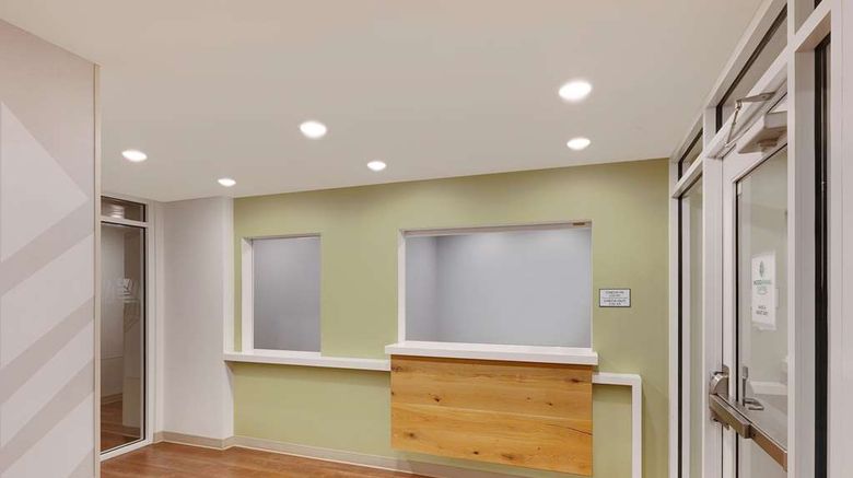 <b>WoodSpring Suites Signature Las Colinas Lobby</b>. Images powered by <a href="https://iceportal.shijigroup.com/" title="IcePortal" target="_blank">IcePortal</a>.