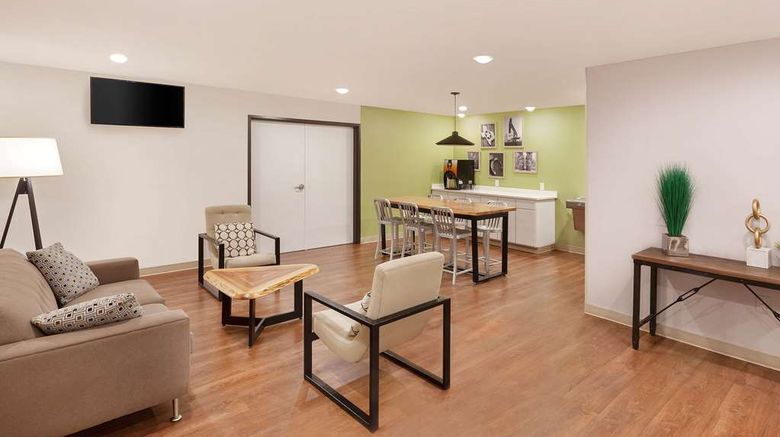 <b>WoodSpring Suites Signature Las Colinas Lobby</b>. Images powered by <a href="https://iceportal.shijigroup.com/" title="IcePortal" target="_blank">IcePortal</a>.