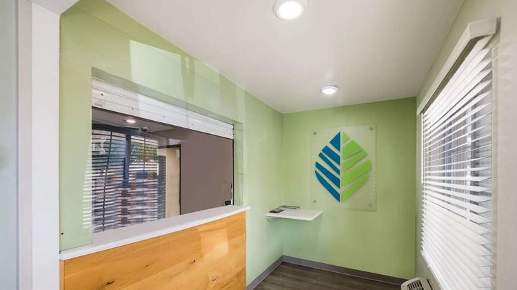 WoodSpring Suites Fort Worth FossilCreek Lobby