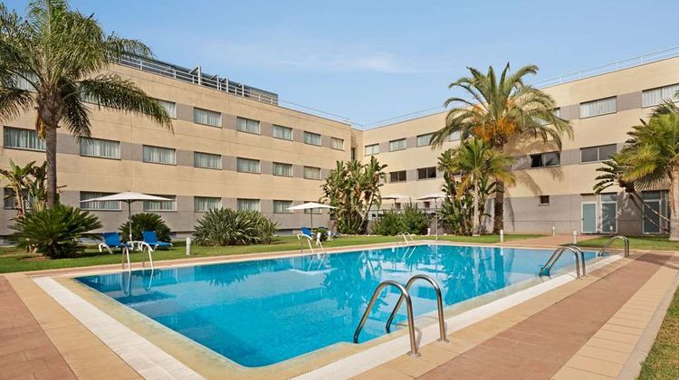 Ramada by Wyndham Valencia Almussafes Pool