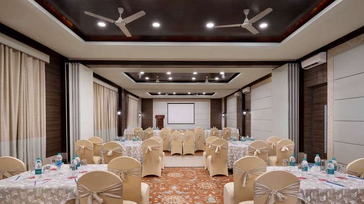 Ramada by Wyndham Mussoorie Mall Road Meeting