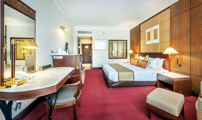 Ramada by Wyndham Bangkok Chaophya Park Room