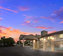 SureStay Hotel by BW Alexandria Airport Exterior