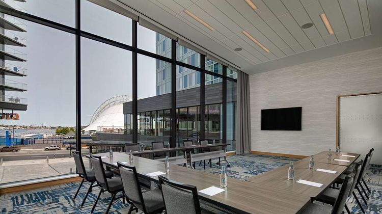 Hyatt Place Boston Seaport District Meeting
