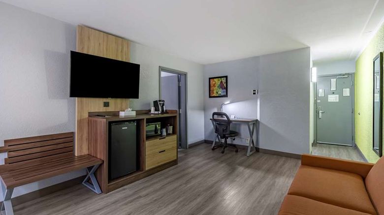 <b>Best Western Plus St Louis Westport Room</b>. Images powered by <a href="https://iceportal.shijigroup.com/" title="IcePortal" target="_blank">IcePortal</a>.
