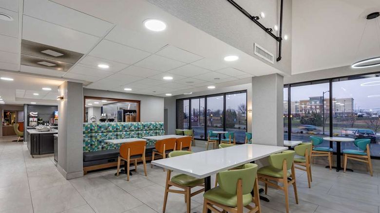 <b>Best Western Plus St Louis Westport Restaurant</b>. Images powered by <a href="https://iceportal.shijigroup.com/" title="IcePortal" target="_blank">IcePortal</a>.