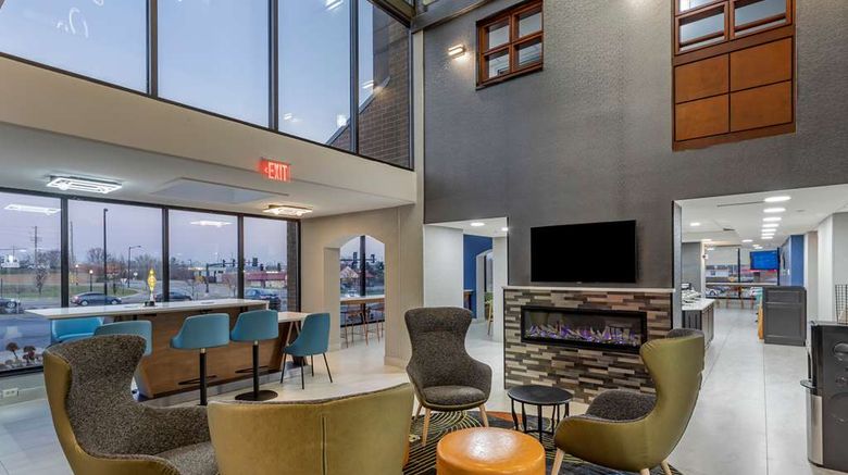 <b>Best Western Plus St Louis Westport Lobby</b>. Images powered by <a href="https://iceportal.shijigroup.com/" title="IcePortal" target="_blank">IcePortal</a>.