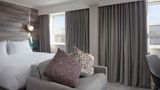 DoubleTree by Hilton Bath Room